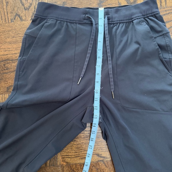 Lululemon Men's ABC Joggers Dark Gray Obsidian Pants Like New EUC Medium 30” - Picture 12 of 12